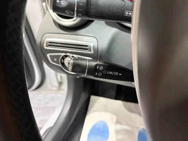 Mercedes-Benz C (2015) — foto 3 van 23