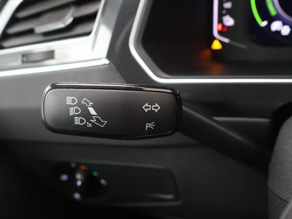 VOLKSWAGEN Tiguan eHybrid (PHEV) (2022) — foto 13 van 27