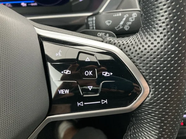 VOLKSWAGEN Tiguan Allspace (2022) — foto 4 van 34