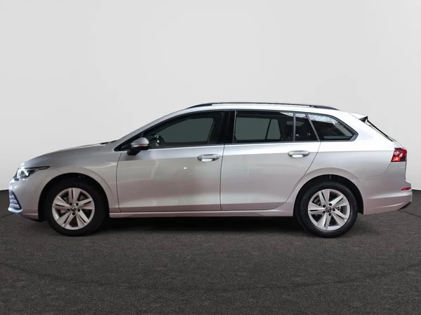 VOLKSWAGEN Golf VIII SW (2024) — foto 12 van 23