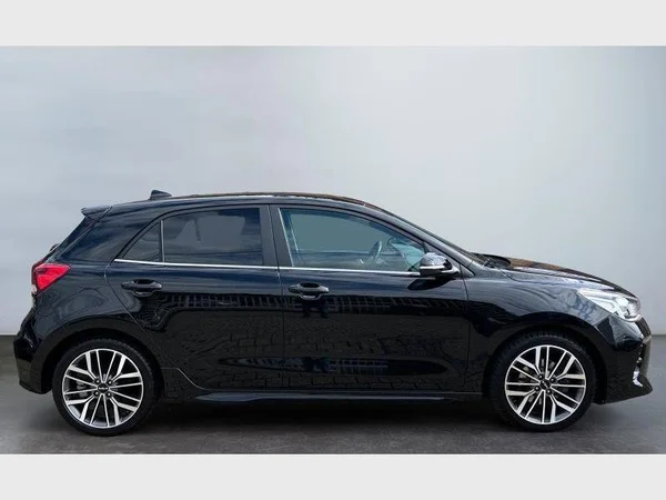Kia RIO (2022) — foto 19 van 25