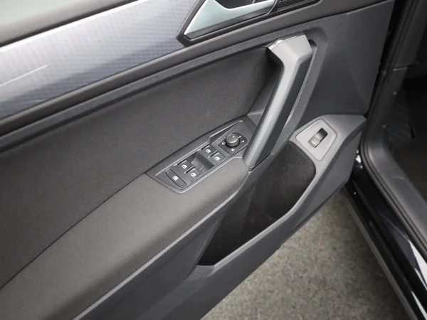 VOLKSWAGEN Tiguan (2023) — foto 5 van 20
