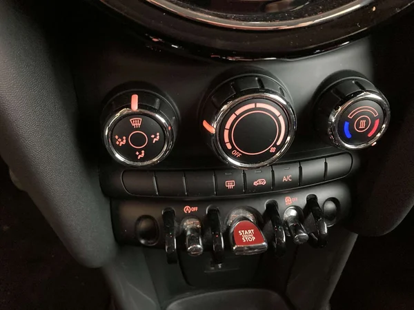 MINI One (2022) — foto 7 van 19