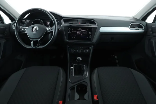 Volkswagen Tiguan (2019) — foto 3 van 16