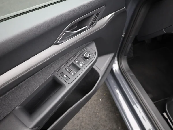 VOLKSWAGEN Golf VIII SW (2024) — foto 5 van 19