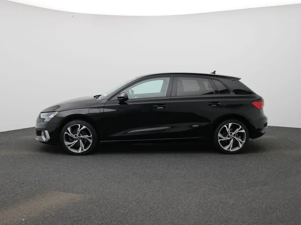 Audi A3 (2022) — foto 39 van 43