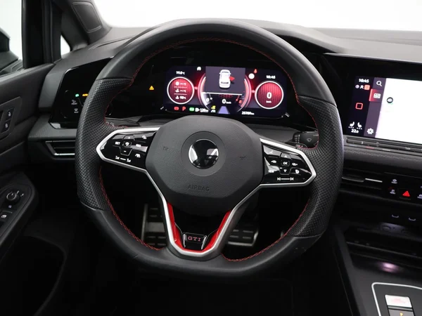 VOLKSWAGEN Golf VIII GTI (2021) — foto 4 van 30