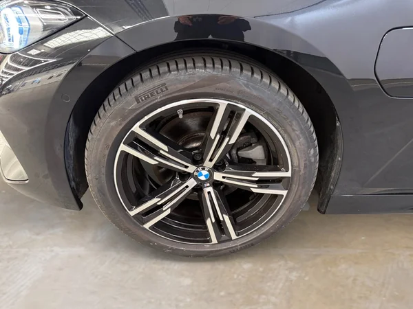 BMW 330 (2025) — foto 3 van 30