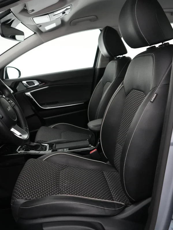 Kia cee'd (2023) — foto 4 van 21