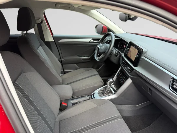 VOLKSWAGEN T-Roc (2024) — foto 18 van 23