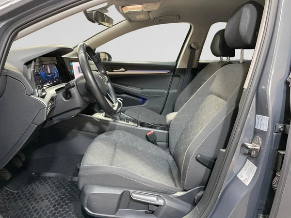 VOLKSWAGEN Golf VIII SW (2022) — foto 13 van 15