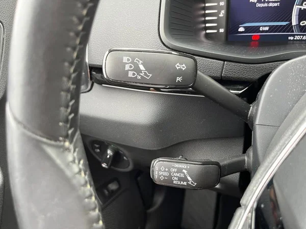 SKODA Karoq (2022) — foto 6 van 32