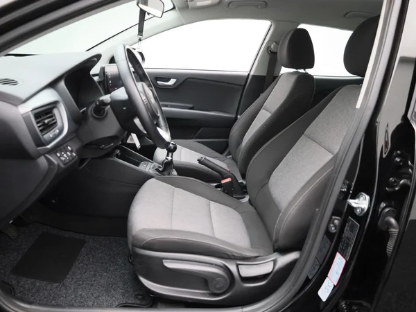 Kia Stonic (2023) — foto 2 van 34