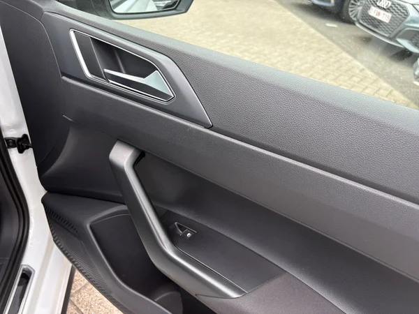 VOLKSWAGEN Polo (2023) — foto 5 van 21