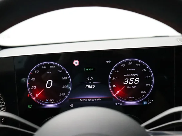 Mercedes-Benz CLA (2025) — foto 6 van 31