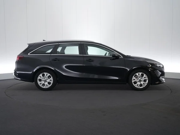 Kia cee'd (2024) — foto 18 van 21