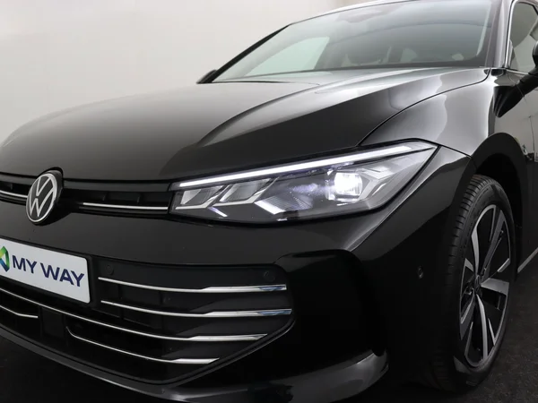 VOLKSWAGEN Passat SW (2025) — foto 9 van 19