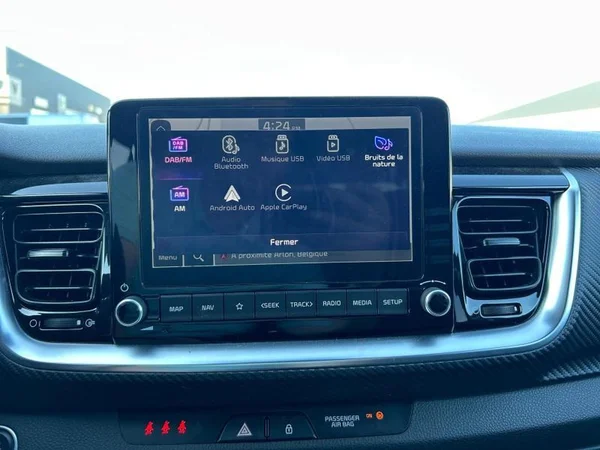 KIA Stonic (2024) — foto 9 van 33