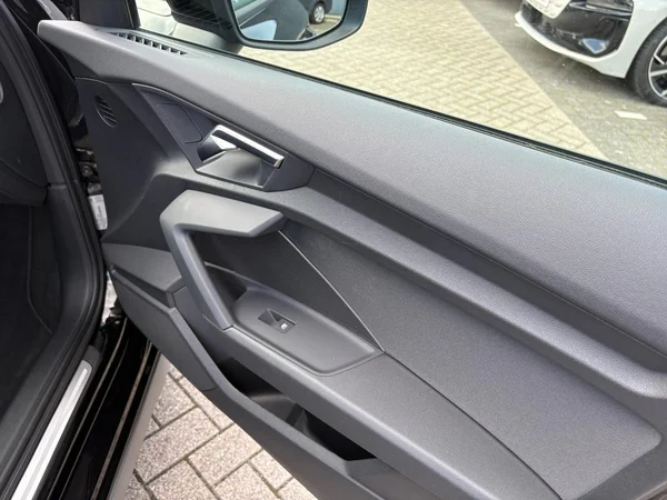 AUDI A3 Sportback (2023) — foto 14 van 24