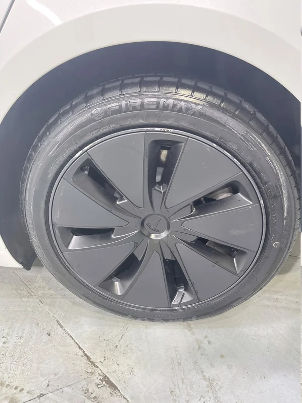Tesla Model 3 (2024) — foto 32 van 47