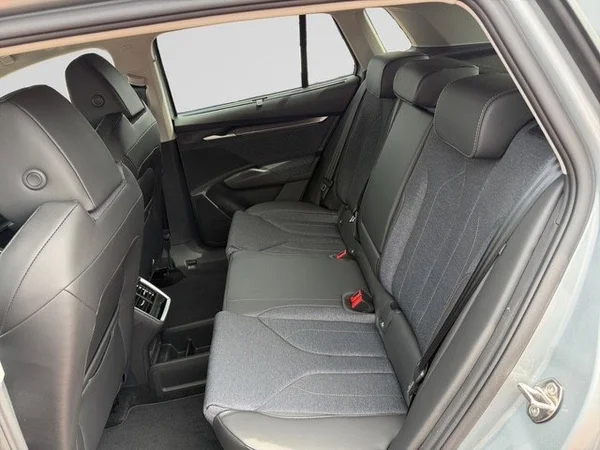 SKODA Elroq (2026) — foto 10 van 22