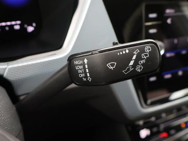 VOLKSWAGEN Touran (2025) — foto 15 van 29