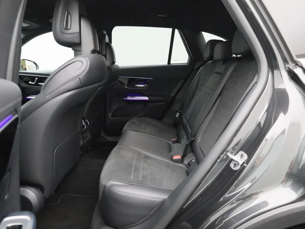 Mercedes-Benz GLC (2025) — foto 3 van 48