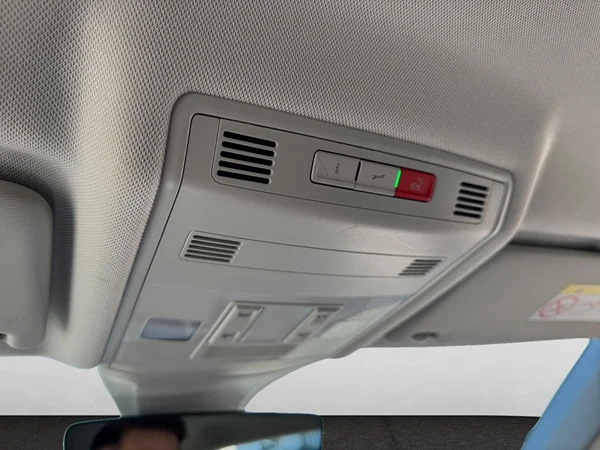 VOLKSWAGEN T-Cross (2023) — foto 2 van 16