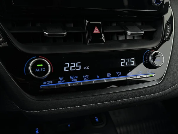 TOYOTA Corolla (2021) — foto 18 van 30