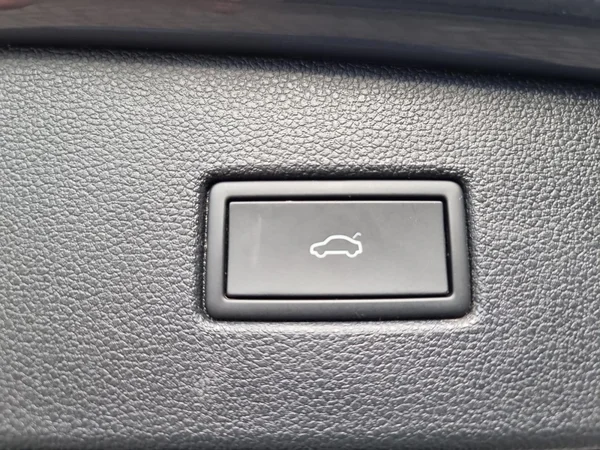 VOLKSWAGEN Tiguan (2022) — foto 13 van 23
