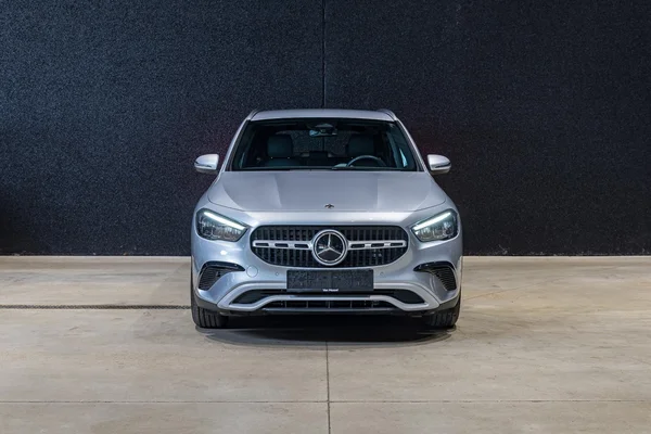 Mercedes-Benz GLA (2025) — foto 12 van 34