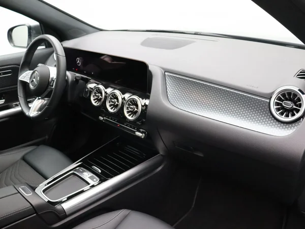 Mercedes-Benz EQA (2025) — foto 16 van 26