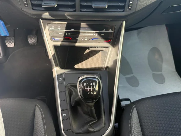 VOLKSWAGEN Taigo (2023) — foto 18 van 21