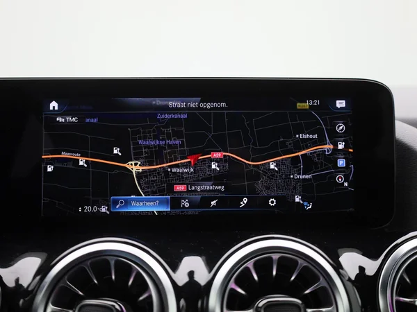 Mercedes-Benz EQA (2023) — foto 14 van 45