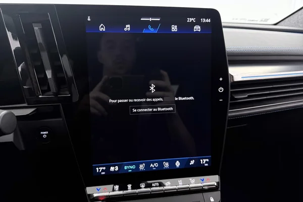 Renault E-Scenic E-Tech (2025) — foto 5 van 34