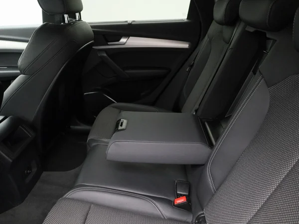 Audi Q5 (2023) — foto 35 van 44