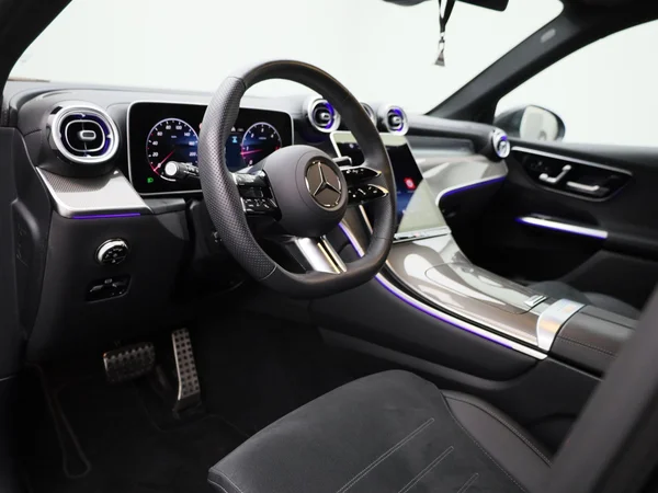 Mercedes-Benz GLC (2025) — foto 32 van 48