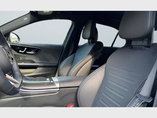 Mercedes-Benz C 200 (2023) — foto 2 van 29