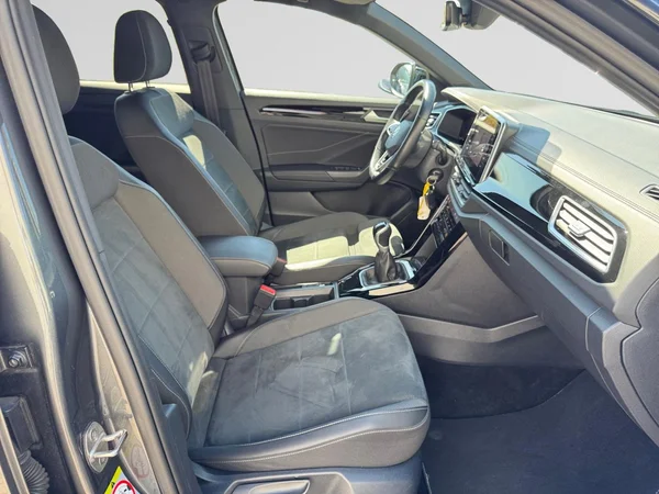 VOLKSWAGEN T-Roc (2023) — foto 8 van 24