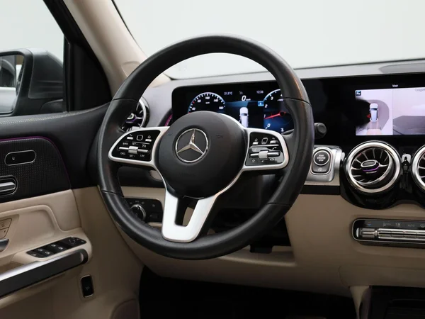 Mercedes-Benz GLB (2021) — foto 45 van 45