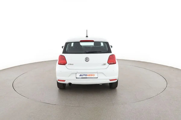Volkswagen Polo (2016) — foto 11 van 16