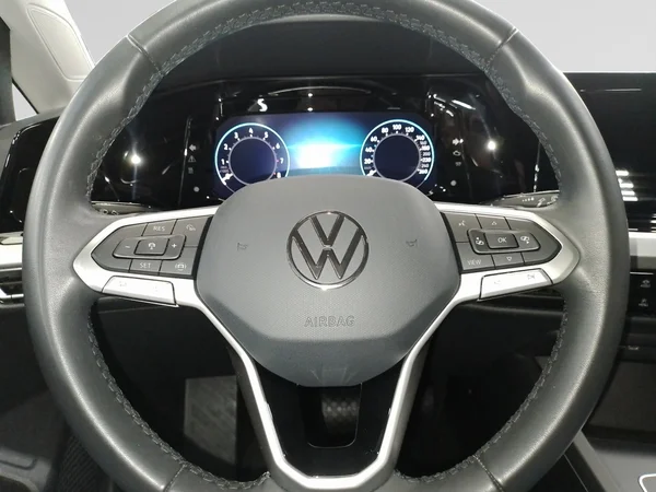VOLKSWAGEN Golf VIII SW (2024) — foto 7 van 15