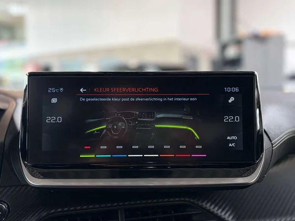 Peugeot 2008 (2022) — foto 8 van 21