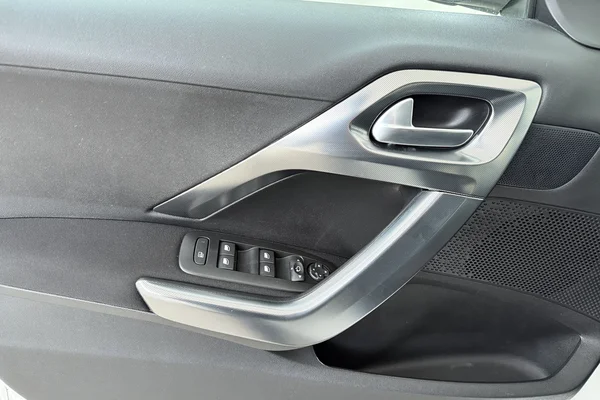 Peugeot 2008 (2019) — foto 8 van 20
