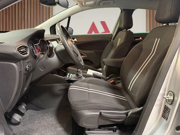 Opel Crossland (2023) — foto 4 van 28
