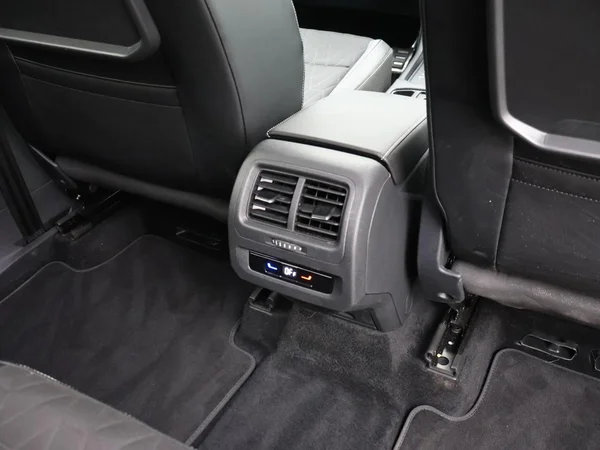 VOLKSWAGEN Touran (2025) — foto 6 van 29