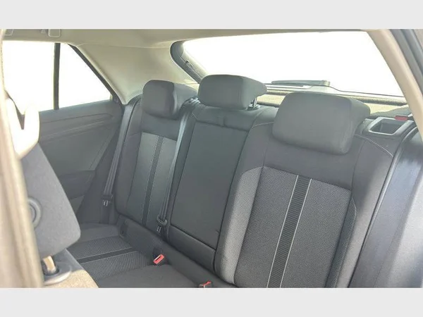 Volkswagen T-Roc (2023) — foto 2 van 29