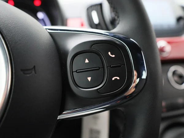 Fiat 500C (2023) — foto 10 van 37