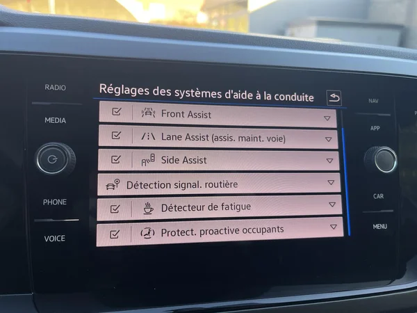 VOLKSWAGEN Polo (2023) — foto 4 van 17