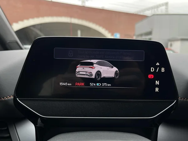 CUPRA Born (2025) — foto 9 van 25